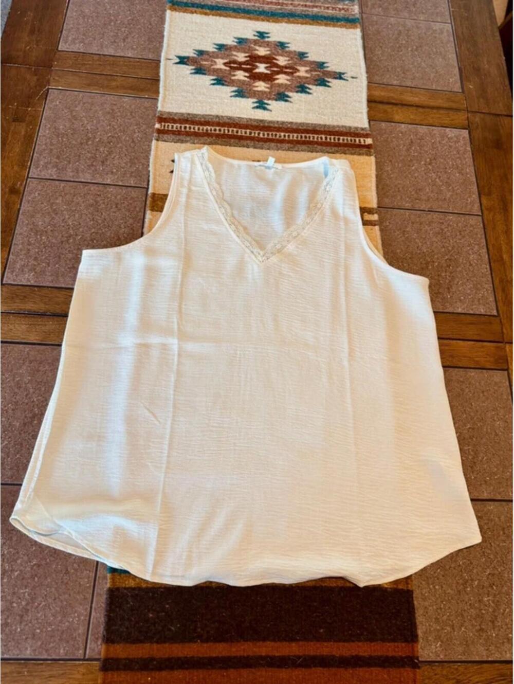 Maurice’s xl cream top with lace detail